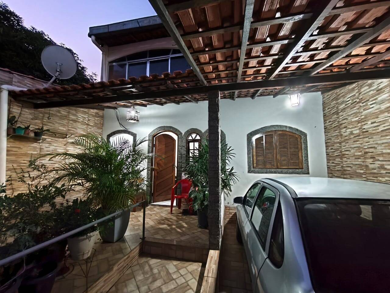 Casa, 5 quartos, 143 m² - Foto 1