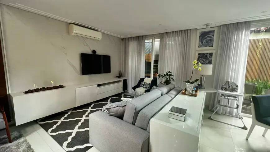 Casa de Condomínio, 4 quartos - Foto 1