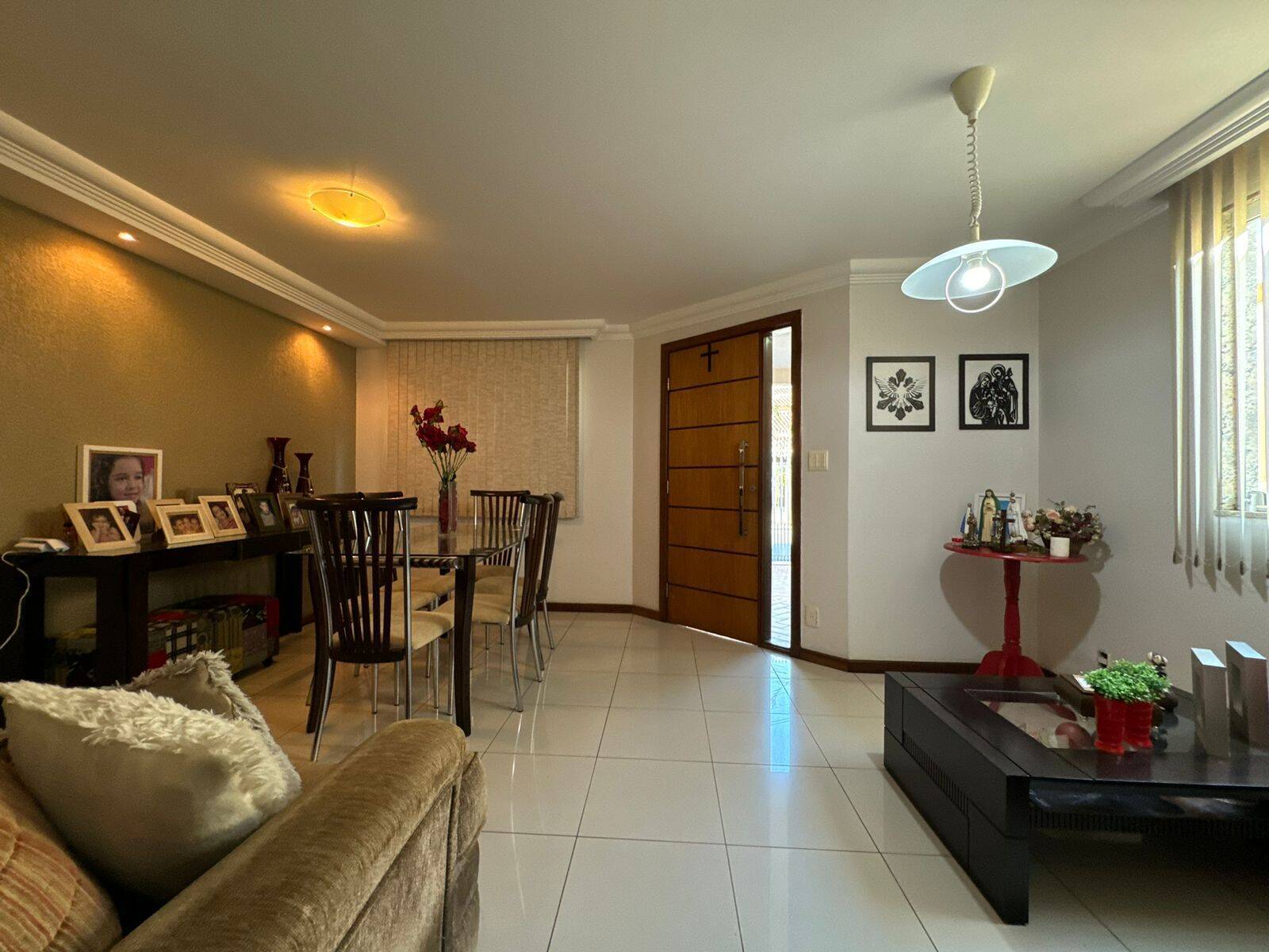 Casa, 3 quartos, 191 m² - Foto 1
