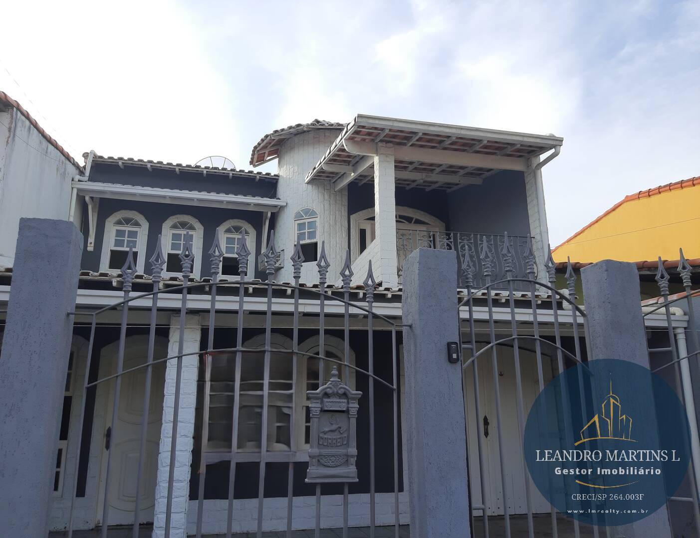 Casa à venda com 4 quartos, 198m² - Foto 1