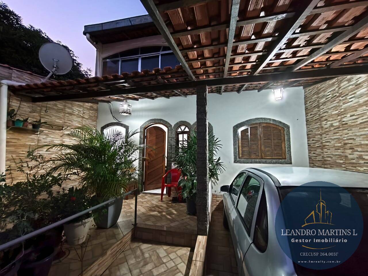 Casa à venda com 5 quartos, 143m² - Foto 1