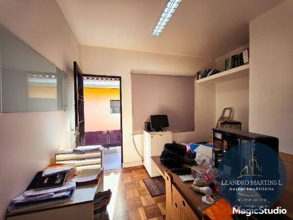 Casa à venda com 7 quartos, 151m² - Foto 29