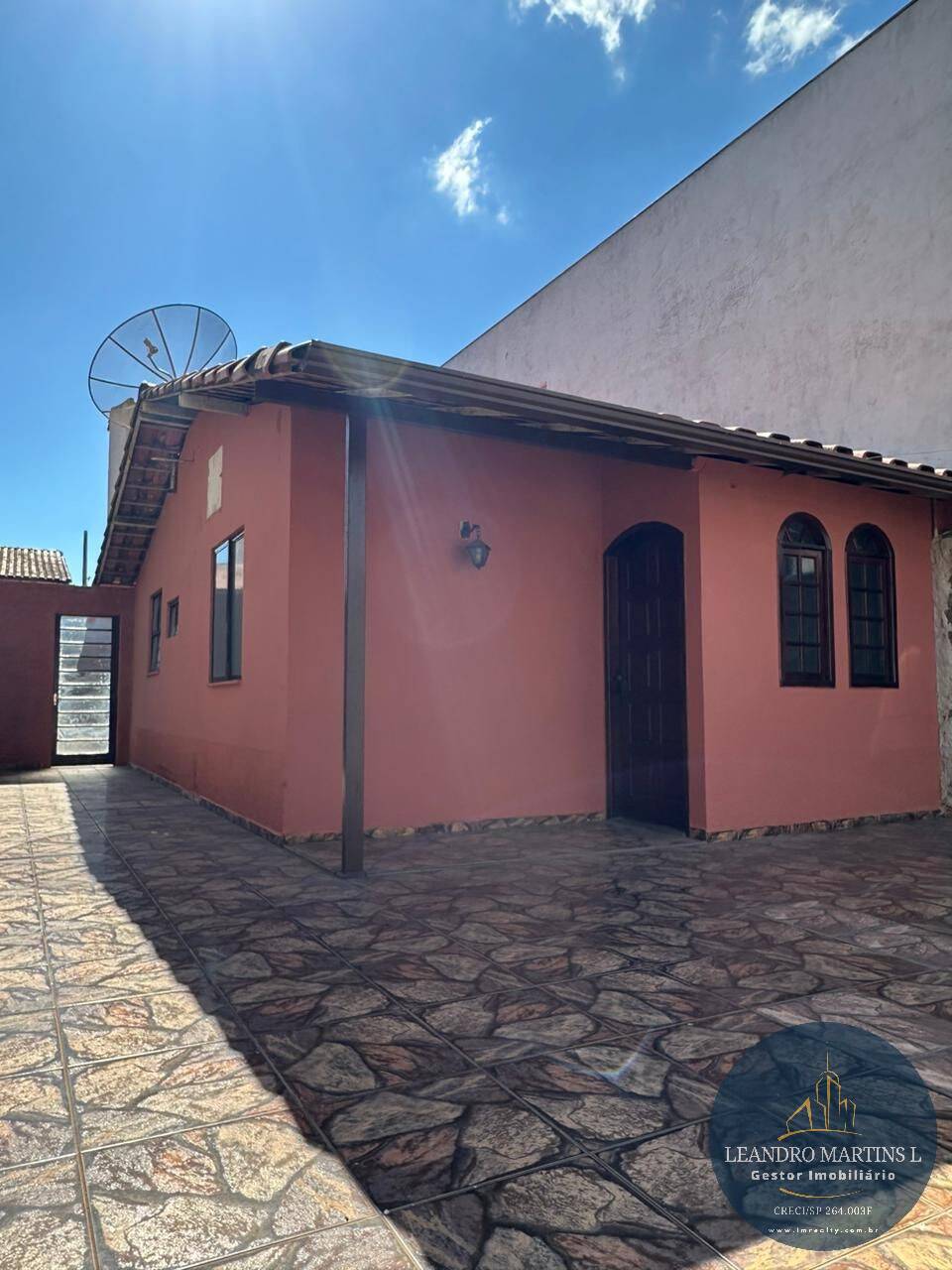 Casa à venda com 3 quartos, 150m² - Foto 1