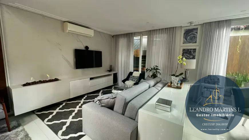 Casa em Condomínio à venda, 4 suítes e 330 m² útil, Jardim Cordeiro - SP